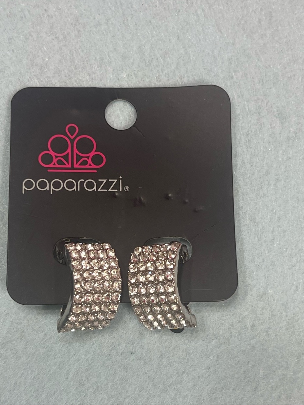 Paparazzi "Hollywood Hotshot" clip-on earrings